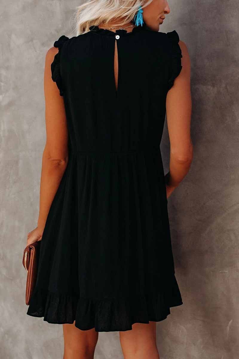 Effortlessly Elegant Dress with a Timeless Design
