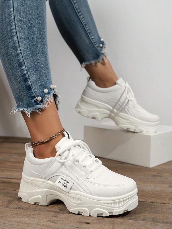 Well Tailored Shoes with a Graceful Silhouette