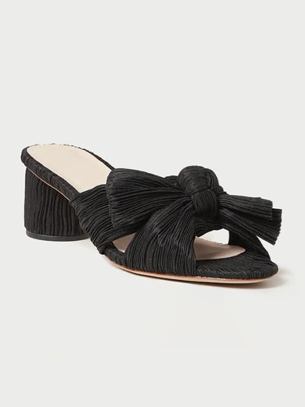 Effortlessly Elegant Sandals with a Timeless Design
