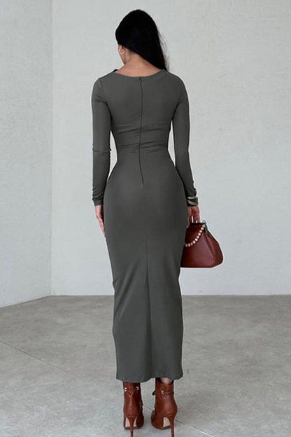 Gracefully Styled Dress for Any Occasion