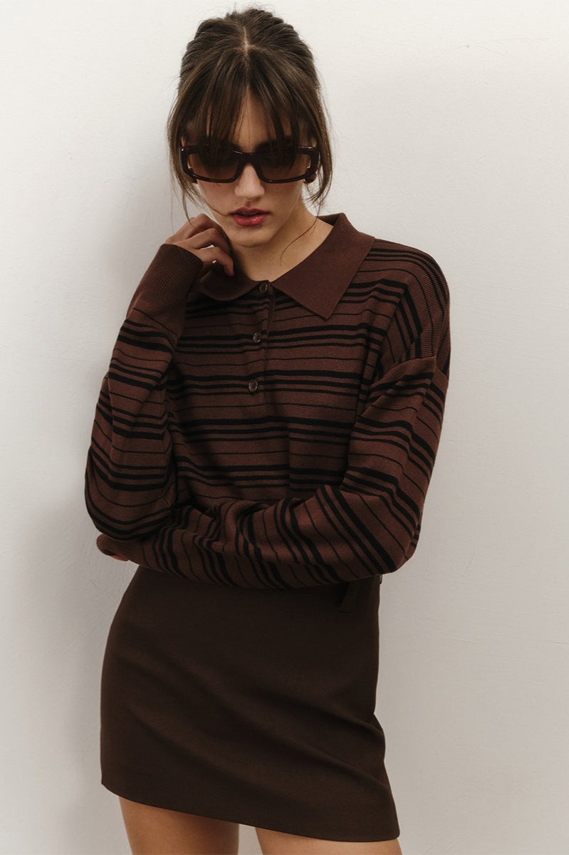 Effortlessly Elegant Sweater with a Timeless Design