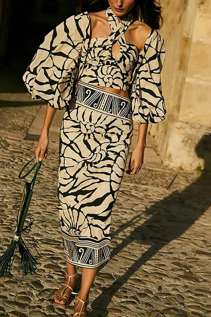 Well Tailored Swimsuit with a Graceful Silhouette
