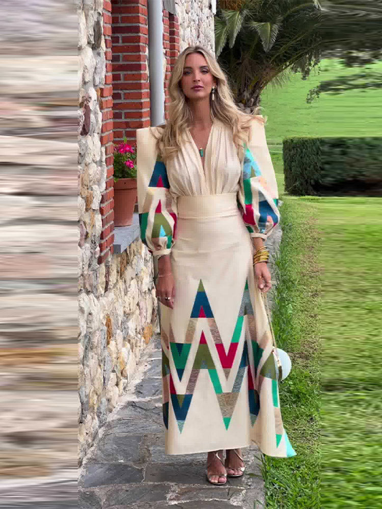 Classic Vintage Dress with a Flattering Fit