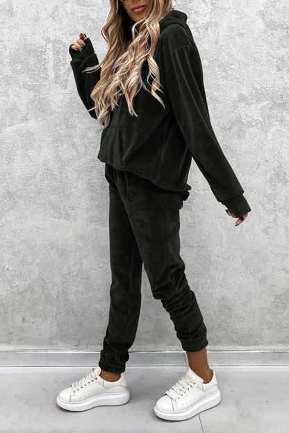 Effortlessly Elegant Pants with a Timeless Design