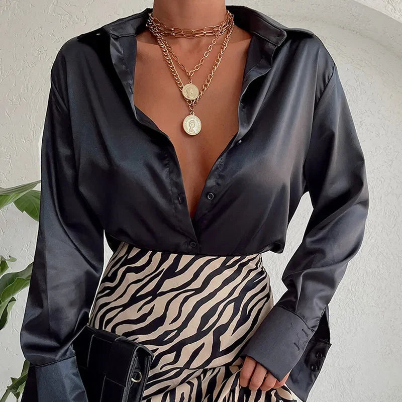 Beautifully Crafted Blouse in a Classic Style