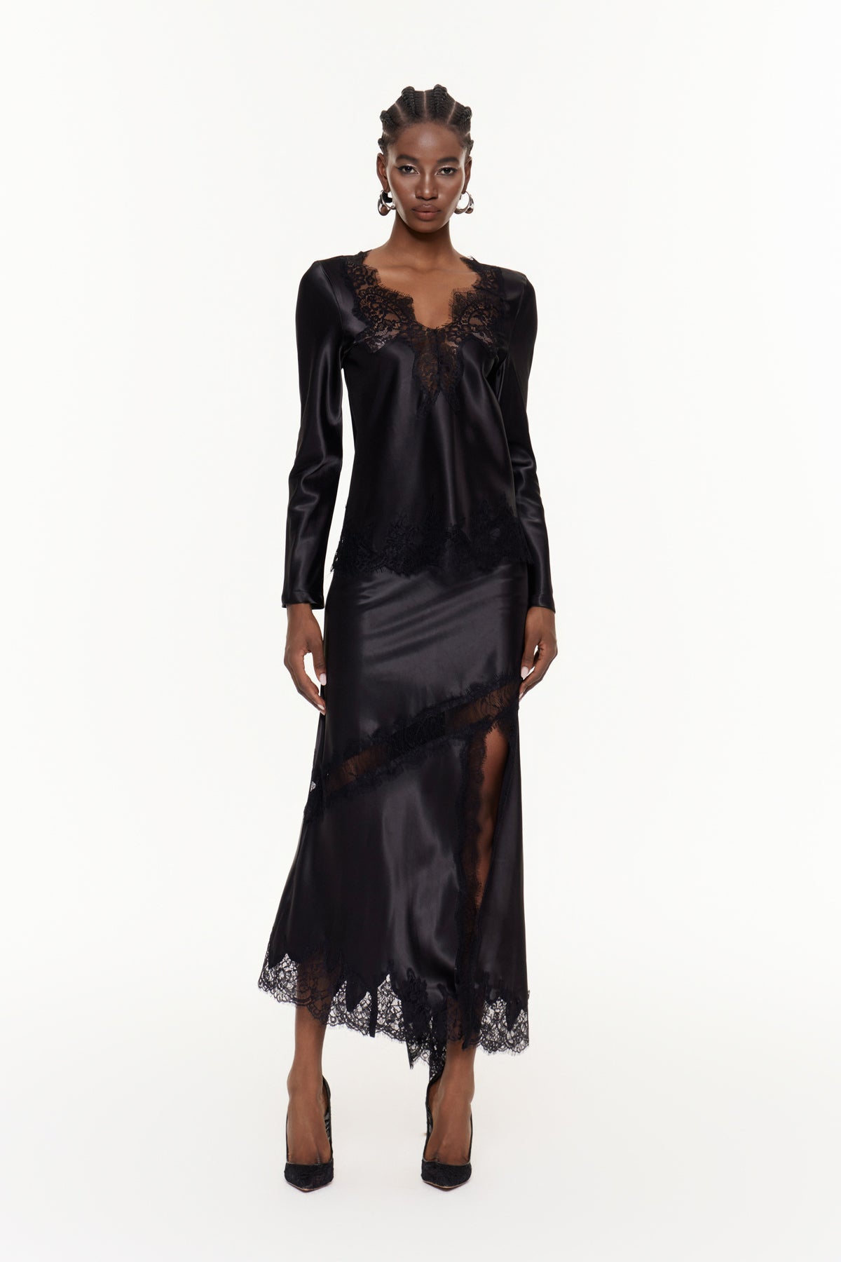 Effortlessly Elegant Garment with a Timeless Design