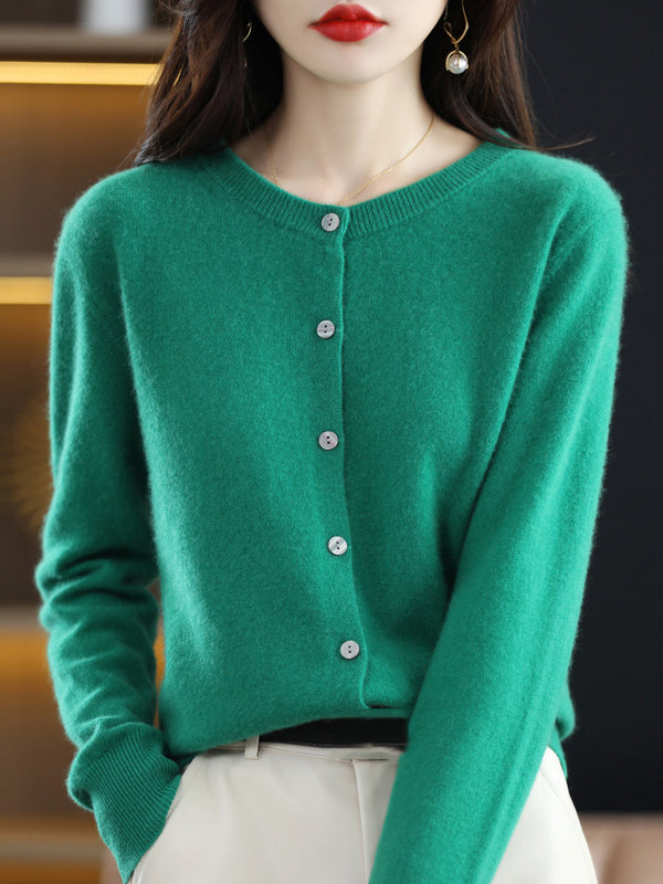 Well Tailored Cardigan with a Graceful Silhouette