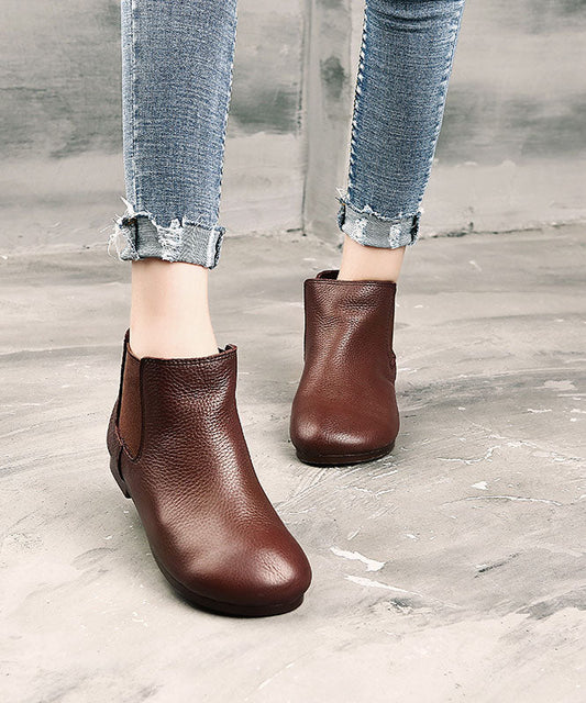Well Tailored Boots with a Graceful Silhouette