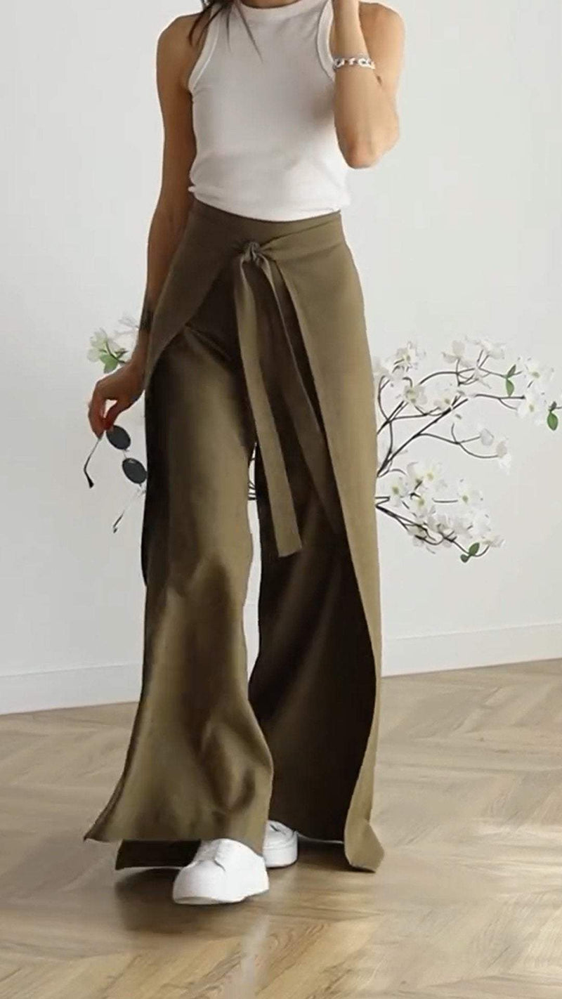 Classic Vintage Trousers with a Flattering Fit