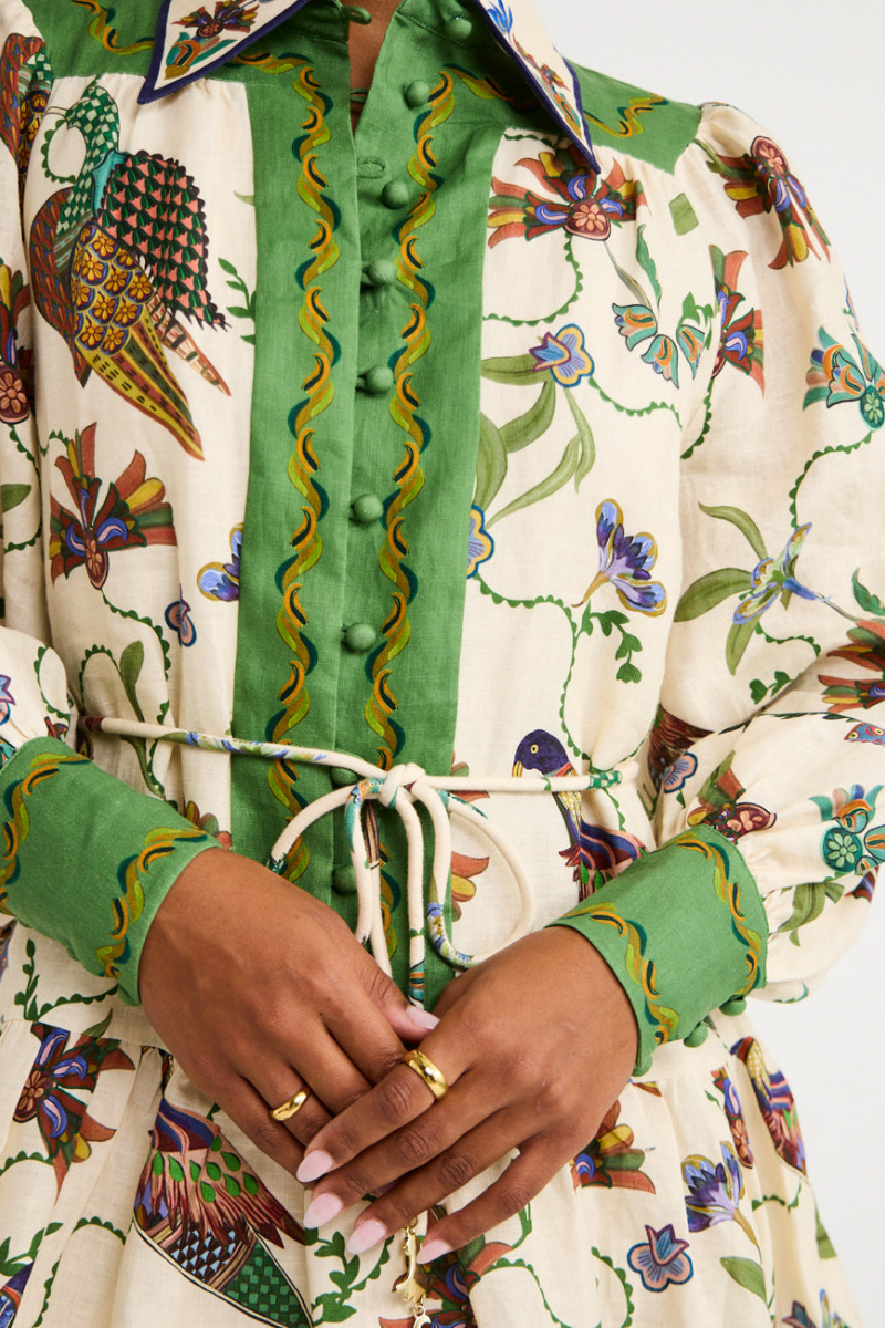 Beautifully Finished Dress in a Timeless Design