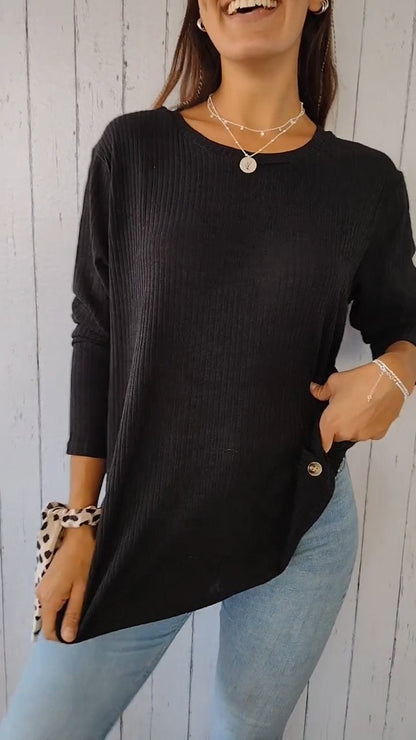 Well Tailored Top with a Graceful Silhouette