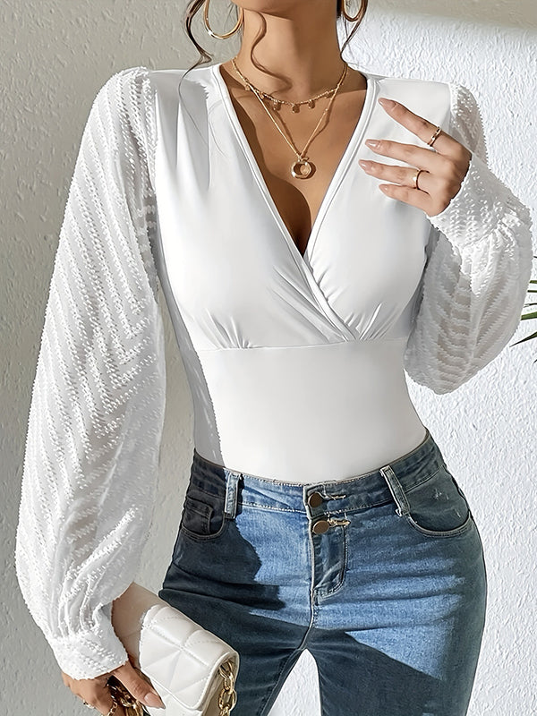 Effortlessly Elegant Blouse with a Timeless Design
