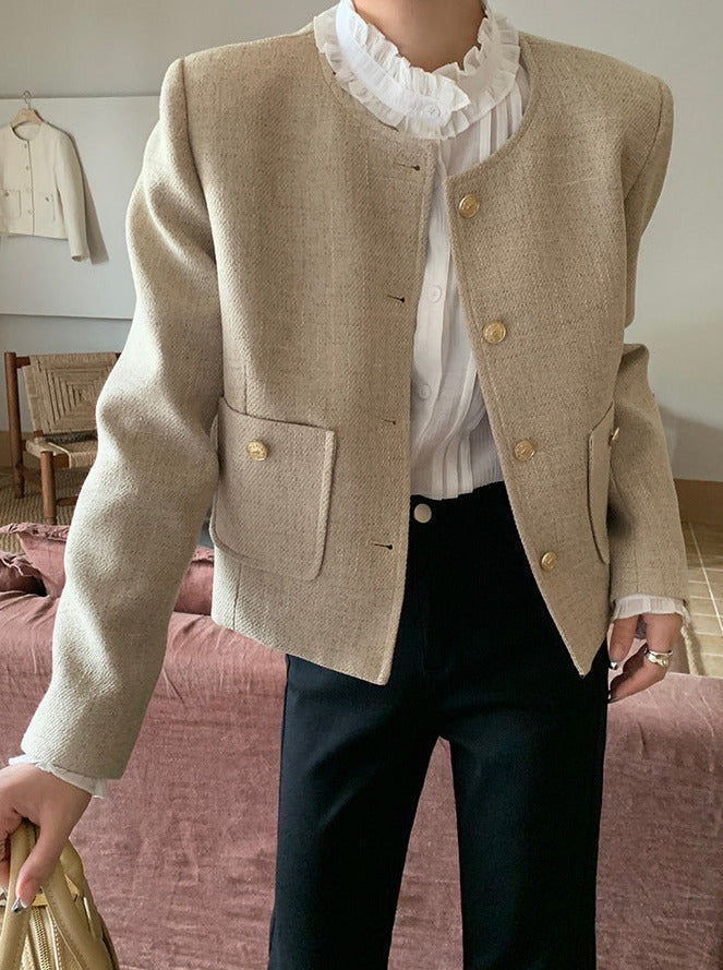 Effortlessly Elegant Jacket with a Timeless Design