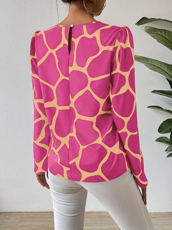 Effortlessly Elegant T-Shirt with a Timeless Design