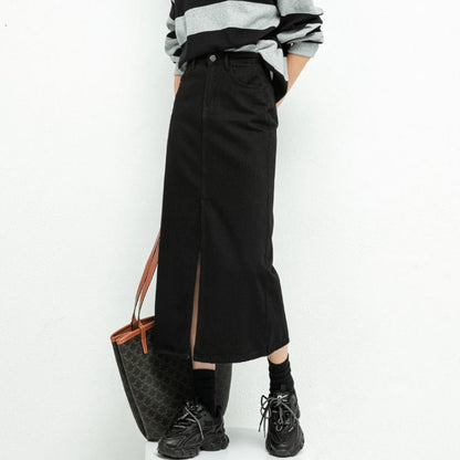 Effortlessly Elegant Garment with a Timeless Design