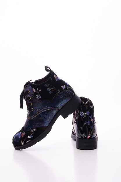 Well Tailored Boots with a Graceful Silhouette