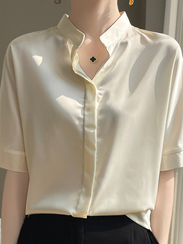 Beautifully Finished Blouse in a Timeless Design