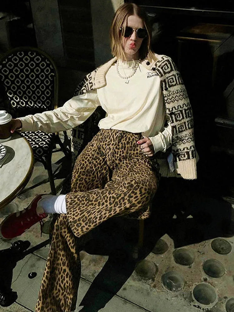 Elegantly Styled Pants for Everyday Wear