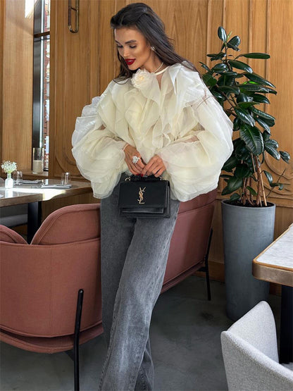 Well Tailored Blouse with a Graceful Silhouette