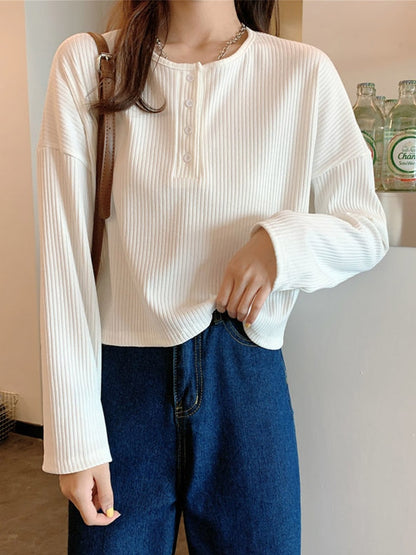 Well Tailored T-Shirt with a Graceful Silhouette