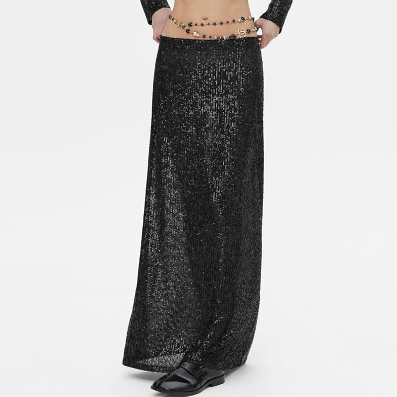Well Tailored Garment with a Graceful Silhouette