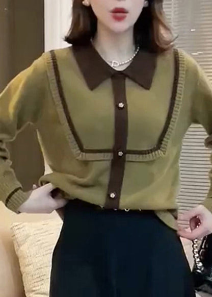 Effortlessly Elegant Top with a Timeless Design