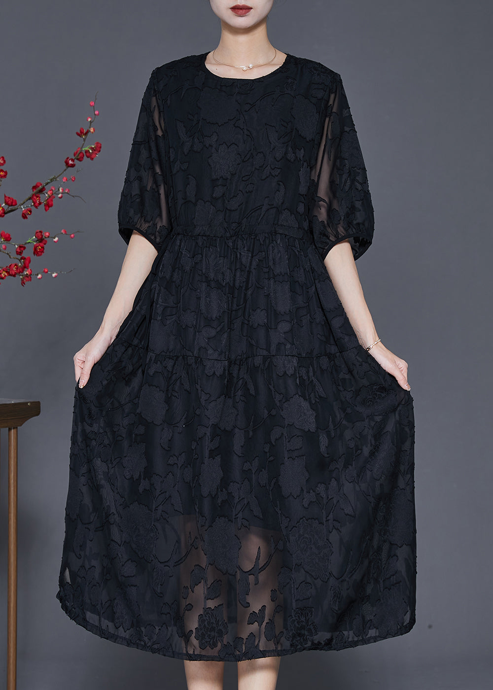 Well Tailored Dress with a Graceful Silhouette