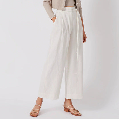Classic Vintage Pants with a Flattering Fit