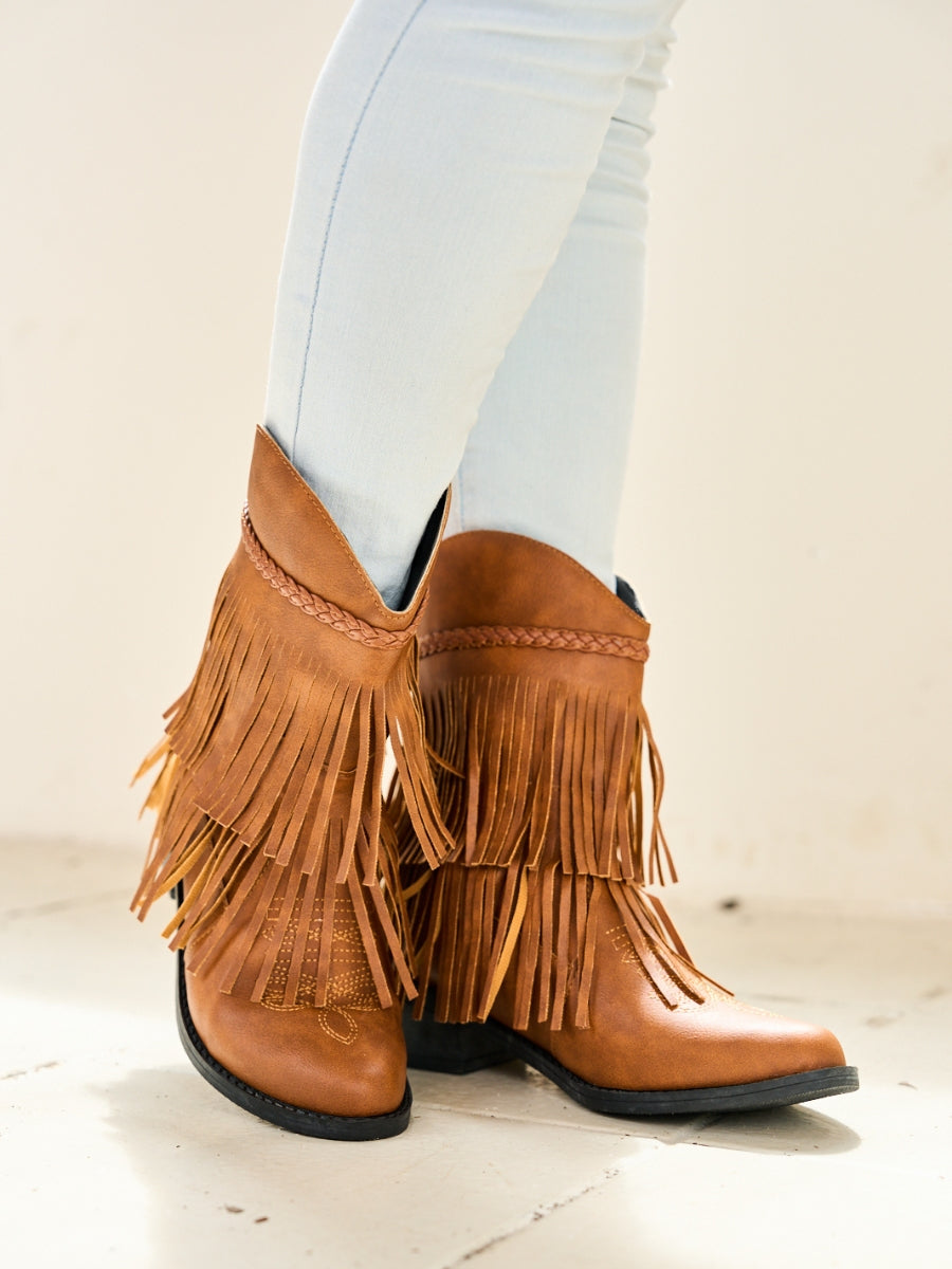 Gracefully Styled Boots for Any Occasion