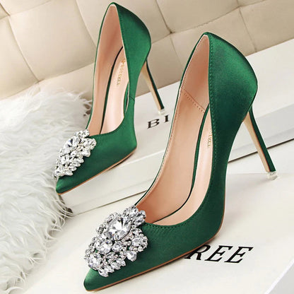 A Vintage Style Heels with Delicate Timeless Details