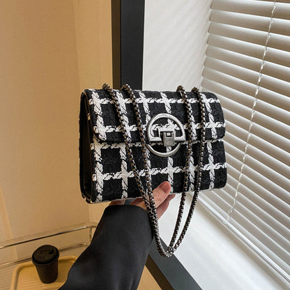 Beautifully Finished Bag in a Timeless Design