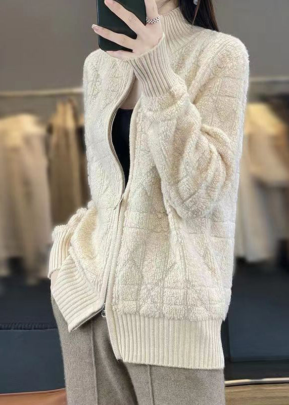 Beautifully Finished Coat in a Timeless Design
