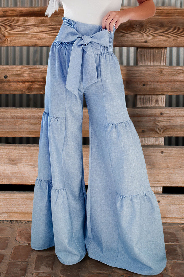 Effortlessly Elegant Pants with a Timeless Design