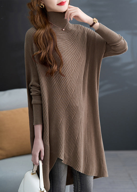 Classic Vintage Sweater with a Flattering Fit