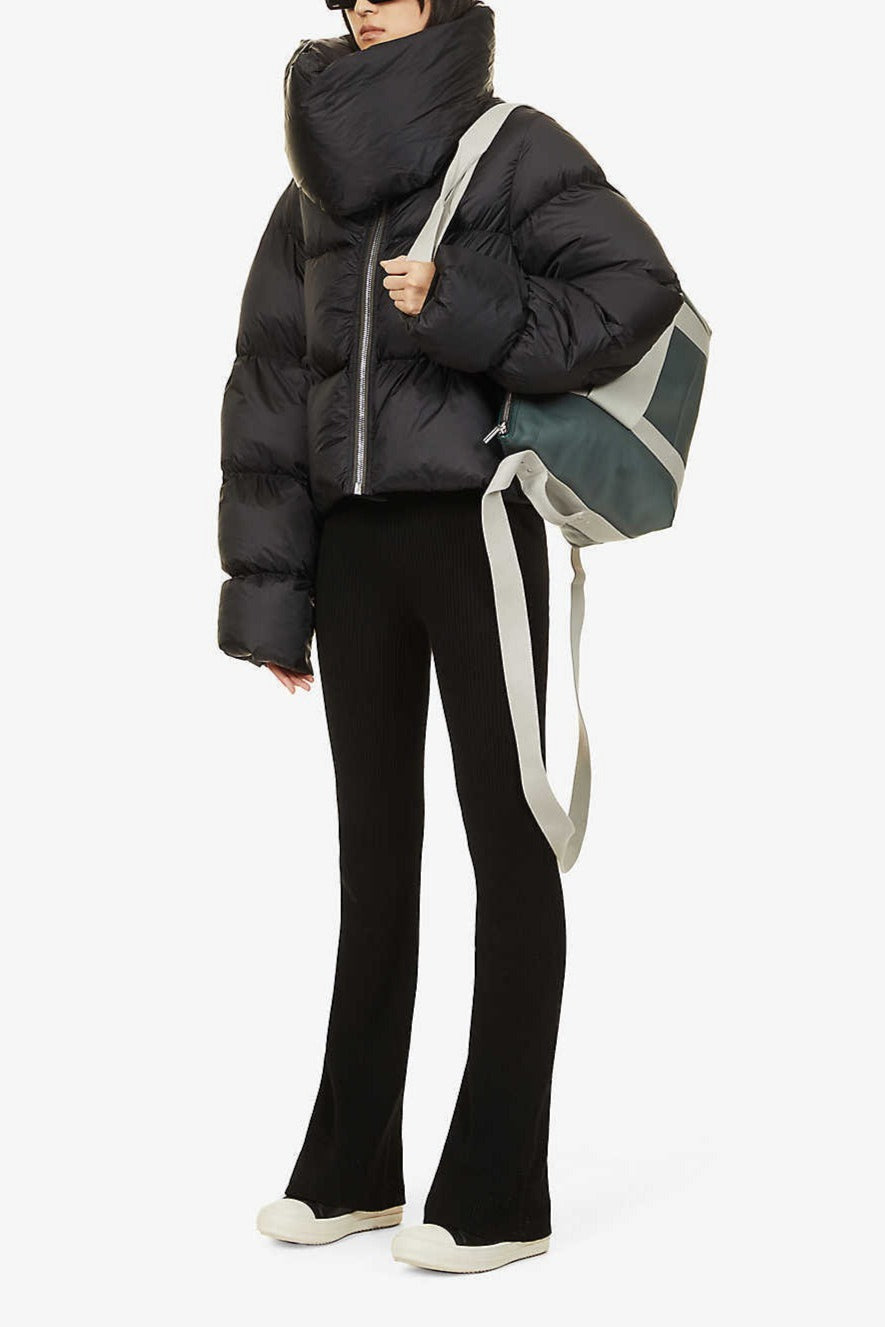 Effortlessly Elegant Jacket with a Timeless Design