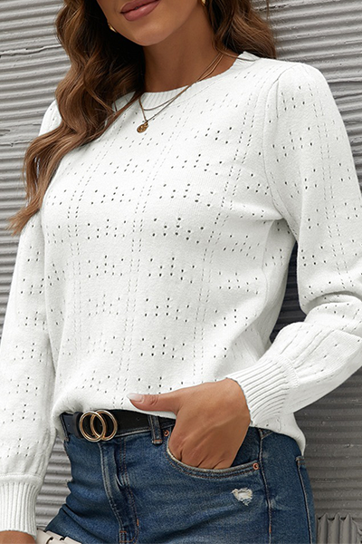Well Tailored Top with a Graceful Silhouette
