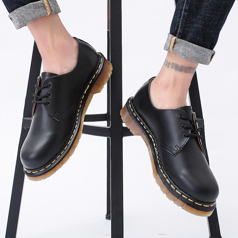 Well Tailored Boots with a Graceful Silhouette