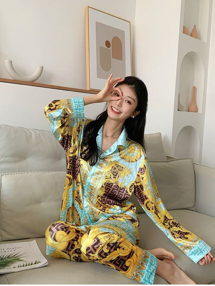 Classic Vintage Shirt with a Flattering Fit