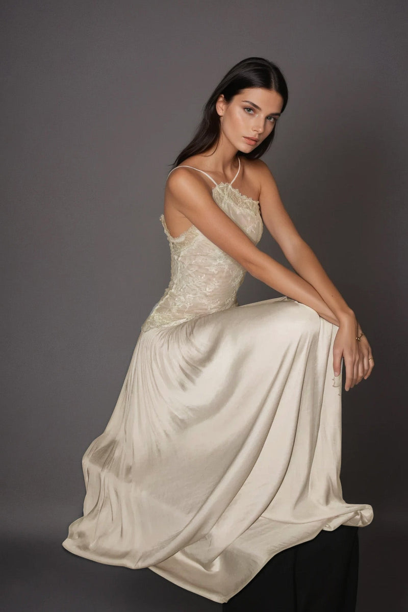 Well Tailored Dress with a Graceful Silhouette