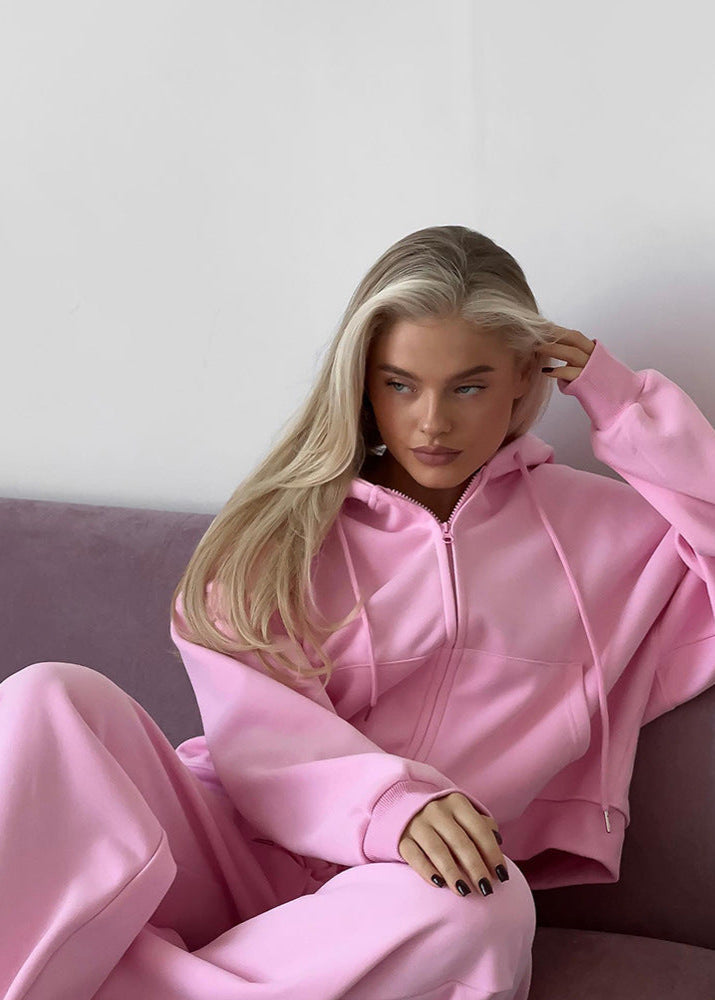Effortlessly Elegant Pants with a Timeless Design