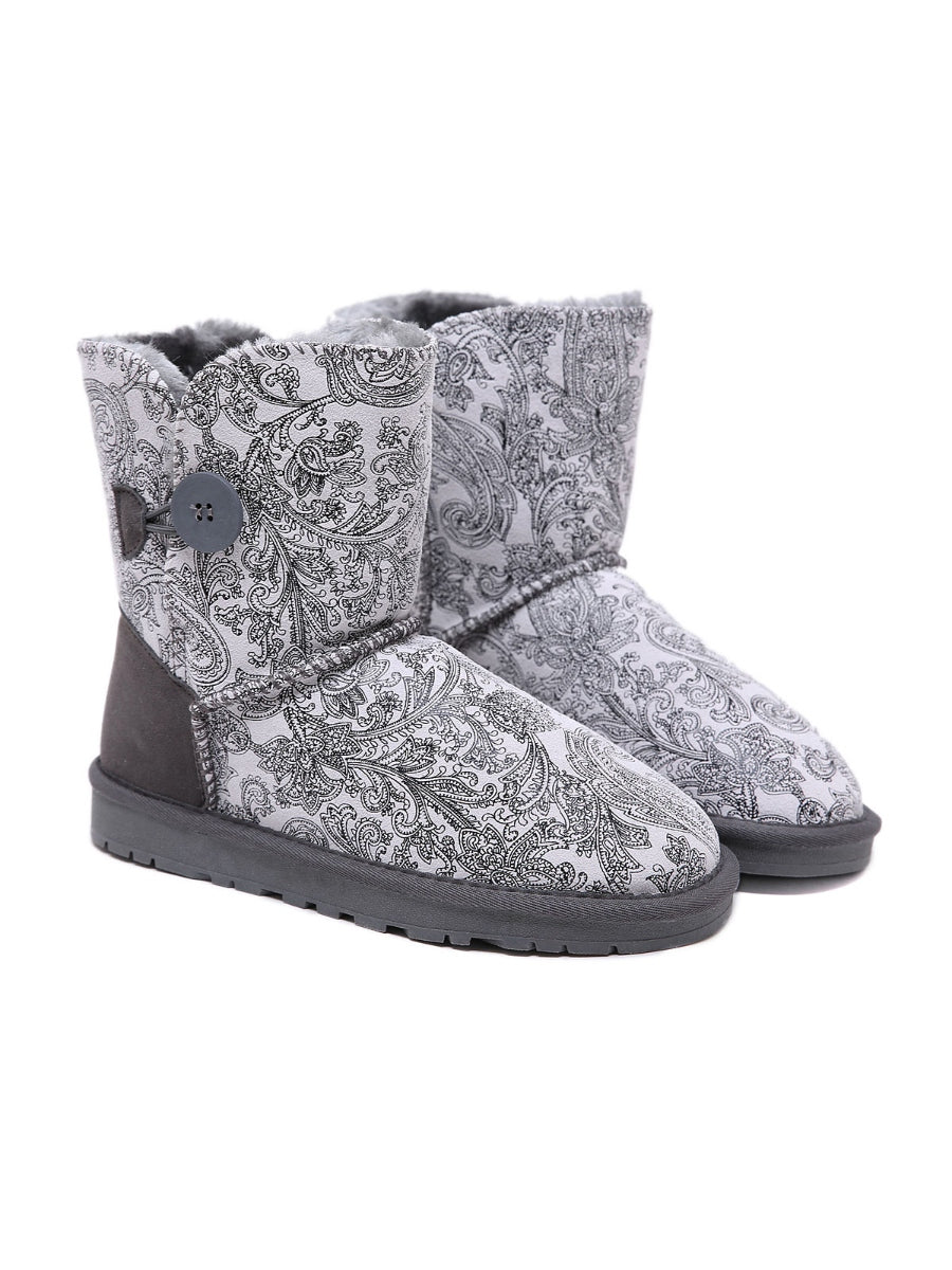 Elegantly Styled Boots for Everyday Wear