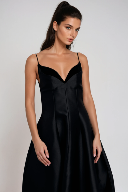 Well Tailored Dress with a Graceful Silhouette