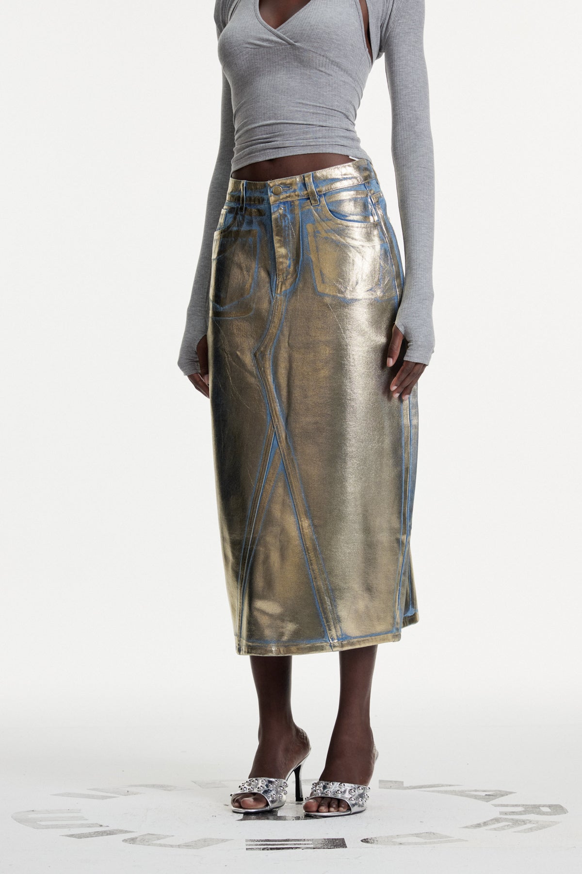 Effortlessly Elegant Garment with a Timeless Design