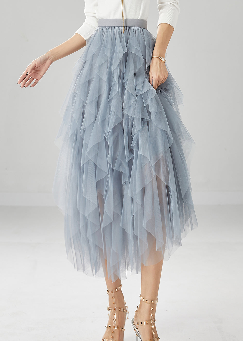 Well Tailored Garment with a Graceful Silhouette