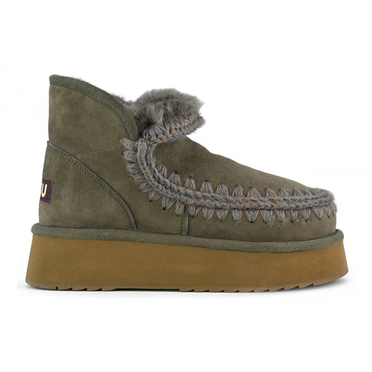 Polished Boots with an Effortless Classic Look