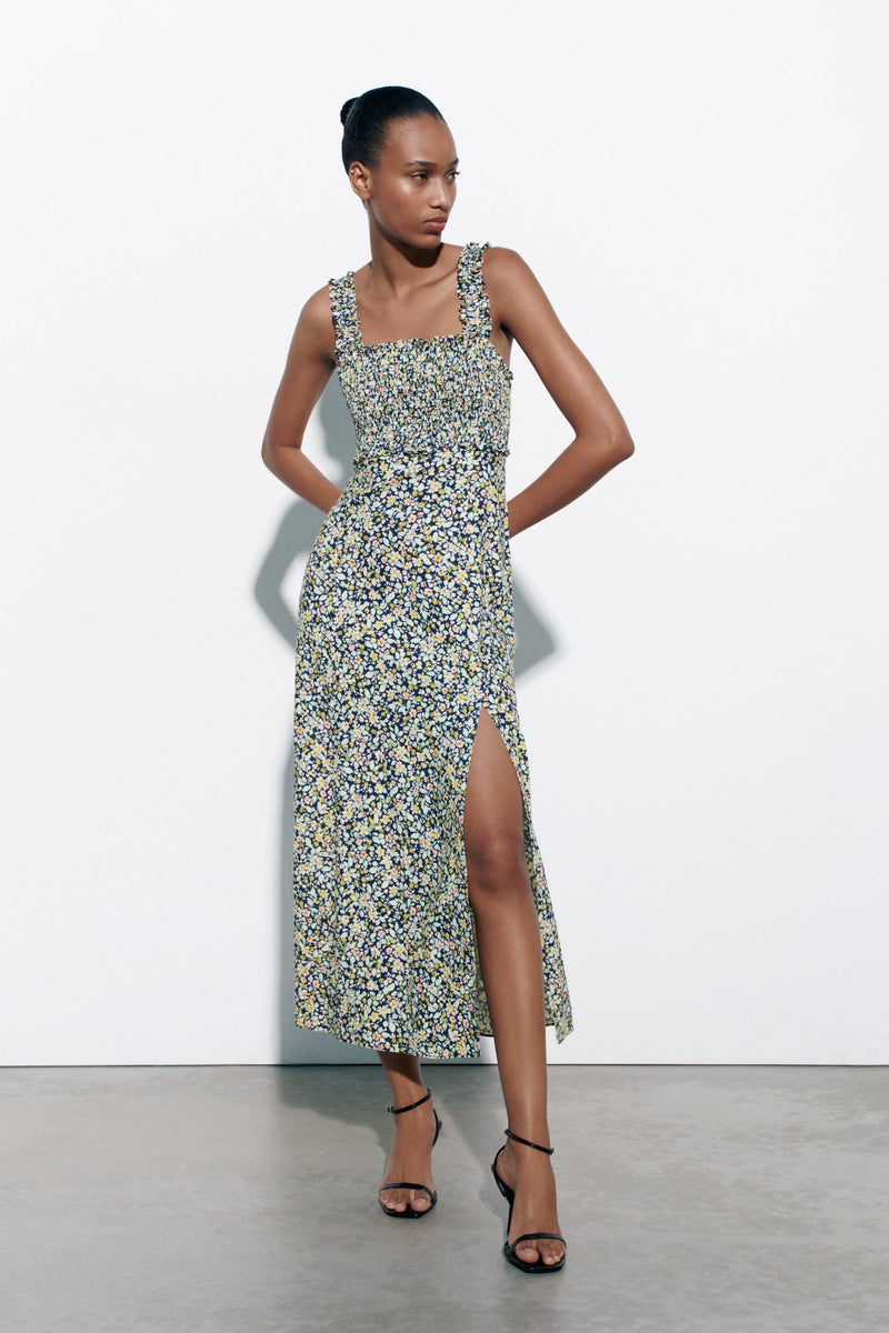 Classic Vintage Dress with a Flattering Fit