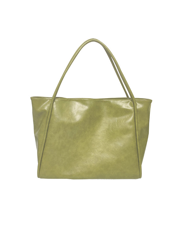 Well Tailored Bag with a Graceful Silhouette