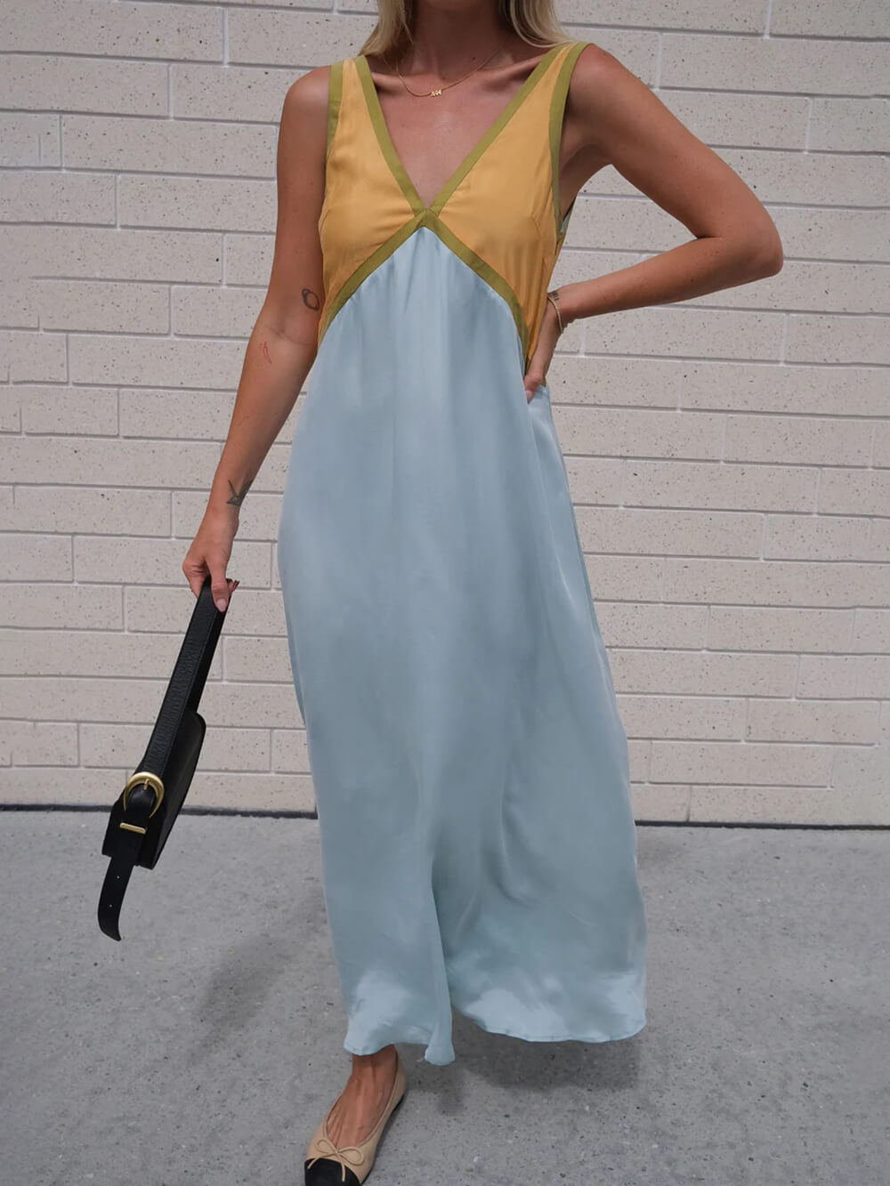 Effortlessly Elegant Dress with a Timeless Design