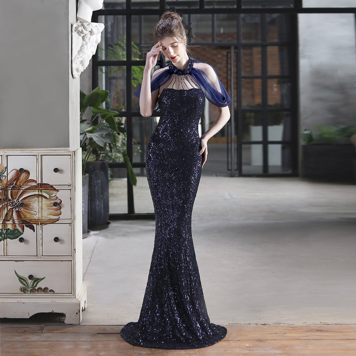 Well Tailored Dress with a Graceful Silhouette