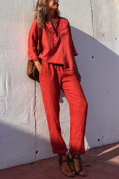 Effortlessly Elegant Pants with a Timeless Design